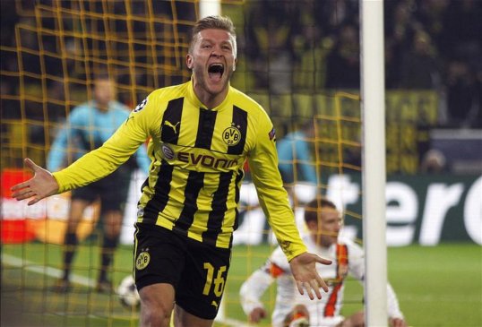 Borussia Dortmund had little difficulty in progressing to the next round of the Champions League.