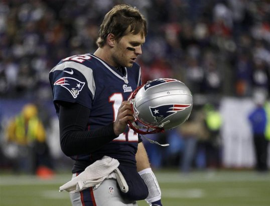 Quarterback Tom Brady has signed a three-year $27 million contract extension with the New England Patriot.