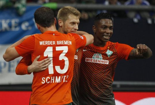 There have been no offers for Werder Bremen’s Eljero Elia despite rumours of a bid from Greek club PAOK Saloniki.