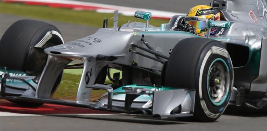 Mercedes’ Nico Rosberg has won the British Grand Prix after an incredible race at Silverstone.