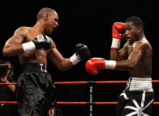 Adrien Broner said he does not expect his WBC lightweight title fight against Welshman Gavin Rees to last long on Saturday night in Atlantic City.