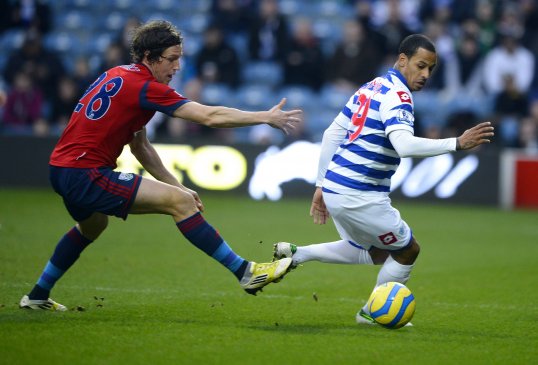 Hull City boss Steve Bruce has confirmed the club are in talks to sign Queens Park Rangers striker DJ Campbell.