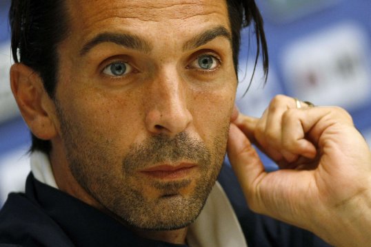 Italian goalkeeper Gianluigi Buffon has said Juventus are in the best position to retain their Serie A title.