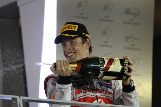 McLaren's Jenson Button will have a five-place grid penalty for the Japanese Grand Prix because he needs a new gearbox.