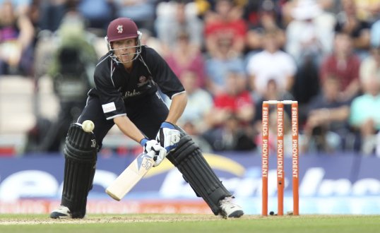 England are set to replace wicket keeper Craig Kieswetter with his Somerset team-mate Jos Buttler for the fourth one-day international against India.