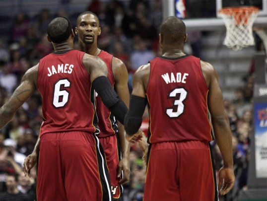 The Miami Heat extended their unbeaten run to 22 games, the joint second longest in NBA history.