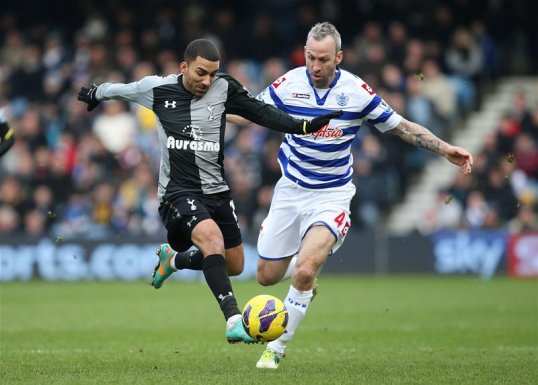 Queens Park Rangers midfielder Shaun Derry has praised his goalkeeper Júlio César after the Rs home draw with Tottenham Hotspur.