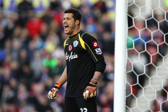 Queens Park Rangers manager Harry Redknapp has said that he would like to keep both Robert Green and Júlio César at Loftus road this January.