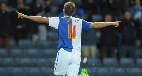 Leicester City jumped to the top of the Championship table with a 3-0 victory over Milwall at the King Power Stadium.