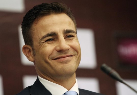 Former Napoli defender Fabio Cannavaro has praised the club for their appointment of ex-Chelsea boss Rafael Benitez.