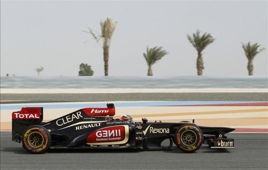 Lotus’ Kimi Raikkonen edged Red Bull's Mark Webber in to second place by 0.03 seconds in the second practice session of the Bahrain Grand Prix.