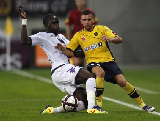 Toulouse coach Alain Casanova is frustrated that his midfielder Moussa Sissoko will be able to leave the French club for free in the summer and feels that the rules need to be changed.