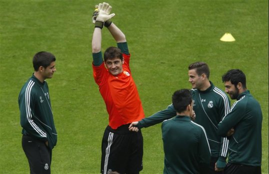 Real Madrid goalkeeper Iker Casillas maintains a professional relationship with boss Jose Mourinho, but that is where it ends.