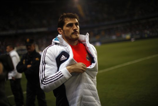 Out of favour Real Madrid goalkeeper Iker Casillas declined the captain’s armband after being substituted on early in Los Blancos’ La Liga clash with Real Sociedad.
