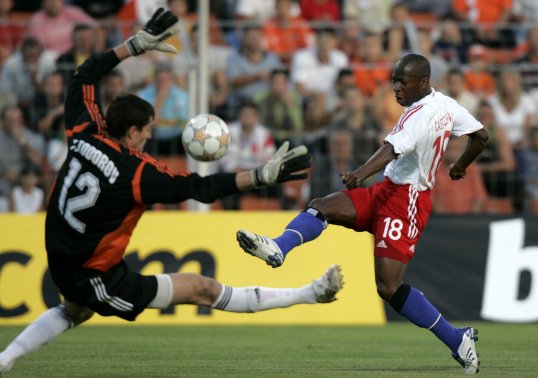 Birmingham City have taken Romeo Castelen on trial.