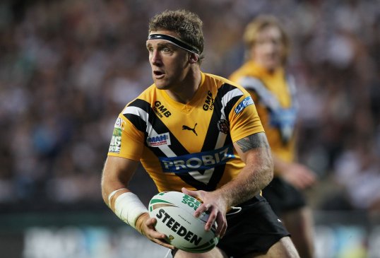 Super League side Castleford Tigers have signed a new sponsorship deal with Wish Communications for the next season.