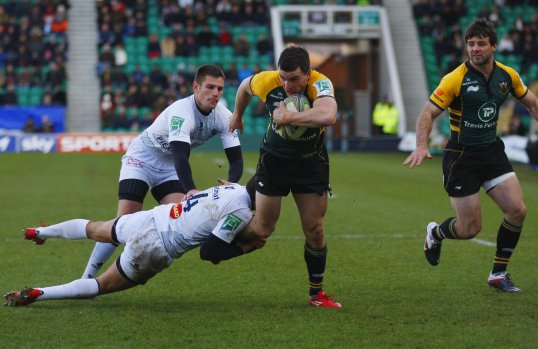 Castres earned their first win of the Heineken Cup but could not prevent Northampton Saints claiming a bonus in their 21-16 Pool Four win.