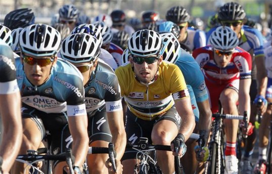 Mark Cavendish has retained the lead in the overall classification of the Tirreno-Adriatico race across Italy, despite losing out on a stage win by a matter of inches.