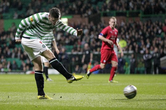 Gary Hooper scored four goals against Raith Rovers to easily secure their quarter-final place in the Scottish Communities League Cup.