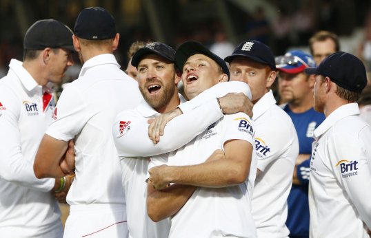 England were denied a likely victory over Australia in the final Ashes Test by bad light.