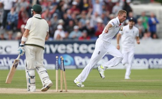 Australia captain Michael Clarke could hide his disappointment after his team lost the fourth Ashes Test against England at Durham.