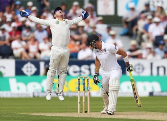 Australia have taken some big wickets in the second session of the fourth Ashes Test against England at Durham.