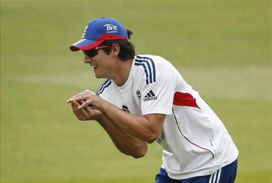 England captain Alastair Cook does not think his side will be affected by being the favourites going into the Ashes series against Australia.
