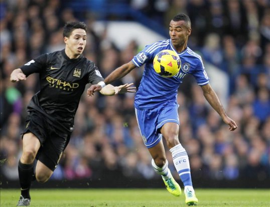 Ashley Cole has returned to the starting eleven for Chelsea in tonight's Champions League game with Steaua Bucharest.