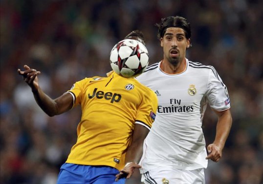 Real Madrid midfielder Sami Khedira reportedly wants talks with Chelsea manager Jose Mourinho over a potential move to Stamford Bridge.