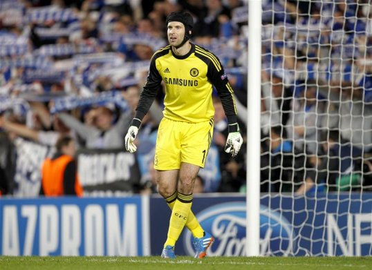 Real Madrid will consider a move for Chelsea goalkeeper Petr Cech next summer if Iker Casillas leaves the club, SportsDirect News understands.