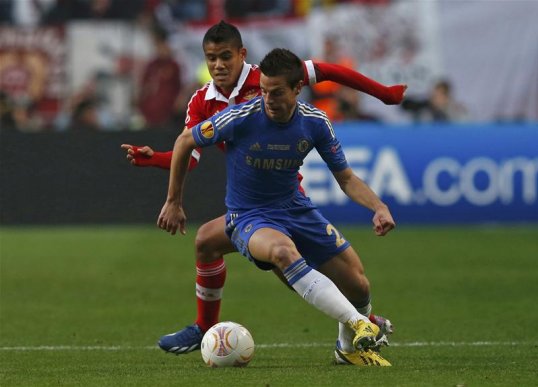Chelsea defender Cesar Azpilicueta has ruled out the possibility of leaving the club for Napoli, saying he cannot imagine playing anywhere else.