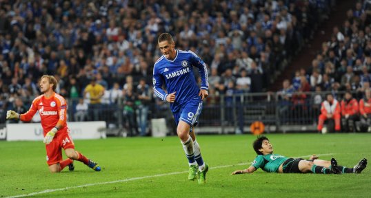 Fernando Torres will lead the Chelsea line against Manchester City on Sunday.