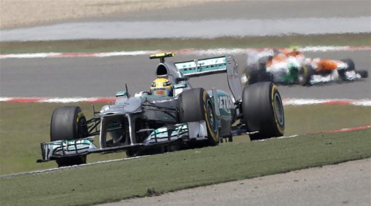 Mercedes’ Lewis Hamilton clocked up the fastest lap in the first qualifying session of the Chinese Grand Prix.