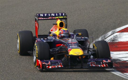 Red Bull’s Mark Webber watched his right wheel come off his car as his race in Shanghai came to an end on lap 18.