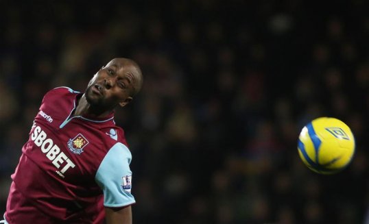 Crystal Palace boss Ian Holloway is set to move in on West Ham's Carlton Cole if the Eagles soar back into the Premier League this weekend.