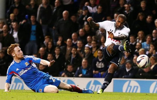 Hot on the heels of Jermain Defoe declaring ‘I still love West Ham’ former Upton Park star Don Hutchison said: “I would love to see Jermain back at West Ham.”