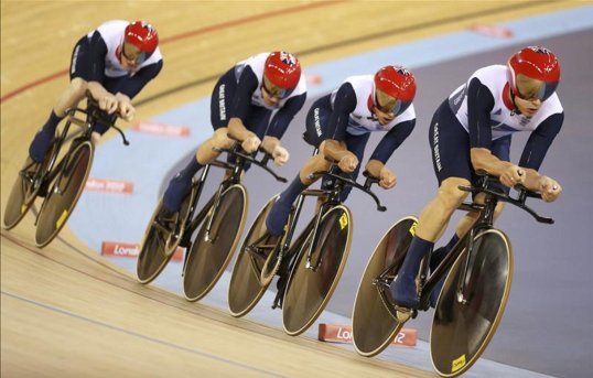 Olympic gold medallist Ed Clancy has returned to the Great Britain team pursuit squad for the track cycling world championships.