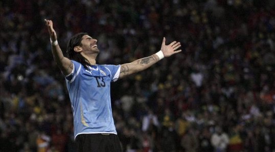 Uruguayan international Sebastian Abreu has joined former Portsmouth striker Steve Claridge amongst the elite ranks of footballers to have played for 19 different clubs.