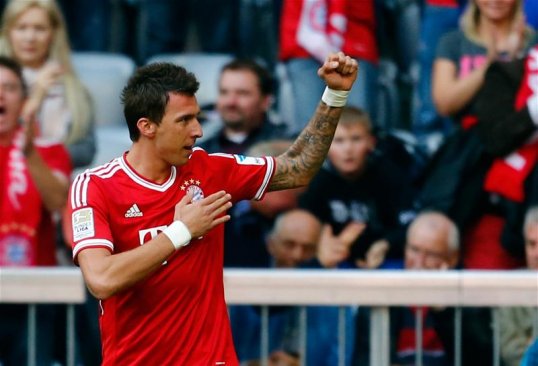 Several of Europe's top clubs could be set to pounce for Bayern Munich striker Mario Mandzukic next season if the Bavarian giants sign Robert Lewandowski.