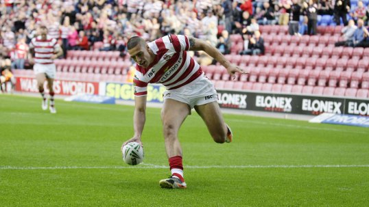 Wigan Warriors three-quarters Anthony Gelling is preparing for a switch of positions ahead of the 2013 Super League season.