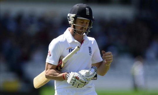 England opener Nick Compton’s Ashes hopes received a boost after guiding Somerset to a four wicket victory over Derbyshire with a half century at the County Ground, Derby.