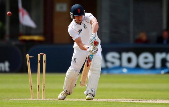 England cricket coach Andy Flower is expected to stick with Nick Compton as opening partner for captain Alastair Cook in the first Test against New Zealand this week.