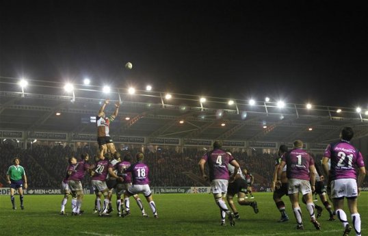 Irish side Connacht have swooped to sign highly rate New Zealander Jake Heenan on a three year deal.