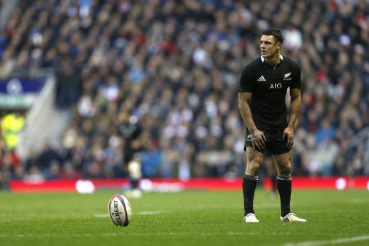 New Zealand fly-half Dan Carter has been named the IRB Player of the Year 2012.