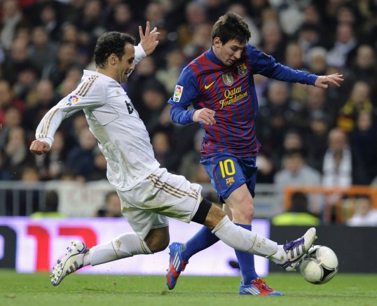 Real Madrid defender Ricardo Carvalho may possibly be on his way to Italy after reports in the country have linked him with a move to AC Milan.