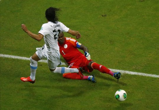 Napoli president Aurelio De Laurentis is expecting a decision on the future of star striker Edinson Cavani before the end of July.