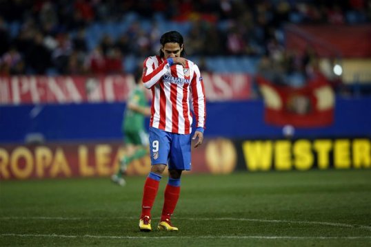 Atlético Madrid striker Radamel Falcao has admitted that he and his fellow footballers are unaffected by the current financial crisis in Spain.