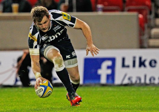 Sale Sharks winger Mark Cueto is eager to smash the Premiership try-scoring record set by former team-mate Steve Hanley.