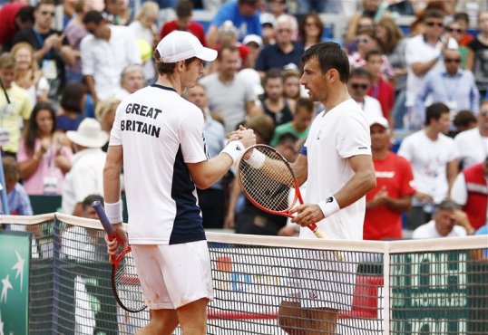 Andy Murray helped Great Britain achieve a 3-1 lead over Croatia in the Davis Cup World Group play-off.