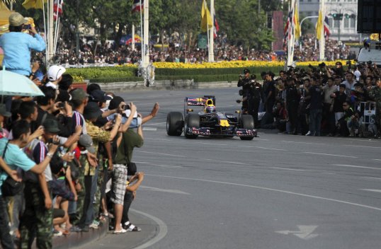 Thailand has secured a night race on the streets of Bangkok for the 2015 Formula 1 calendar.